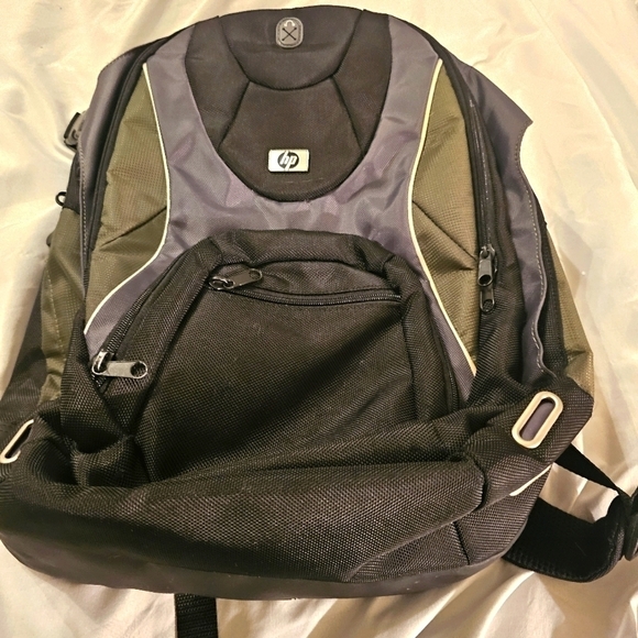 HP Laptop Backpack green & black gently used. 17x17 - Picture 8 of 12